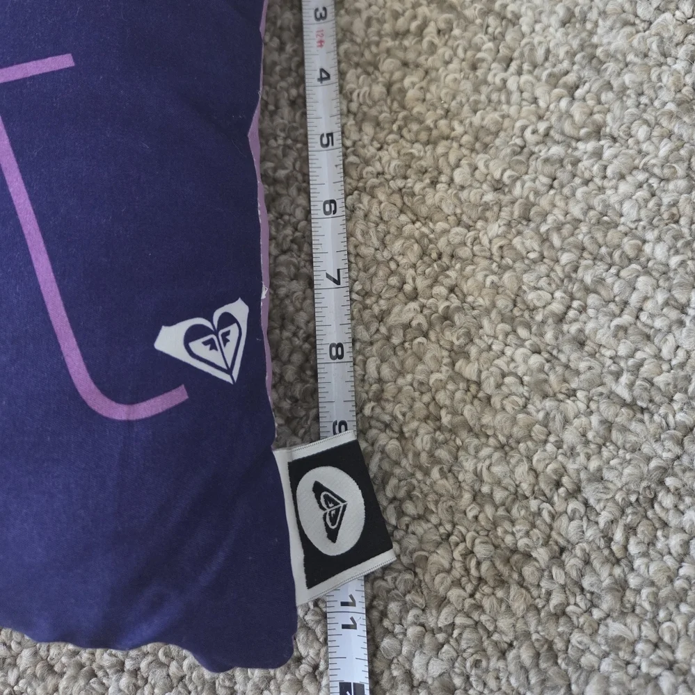 Roxy decorative accent